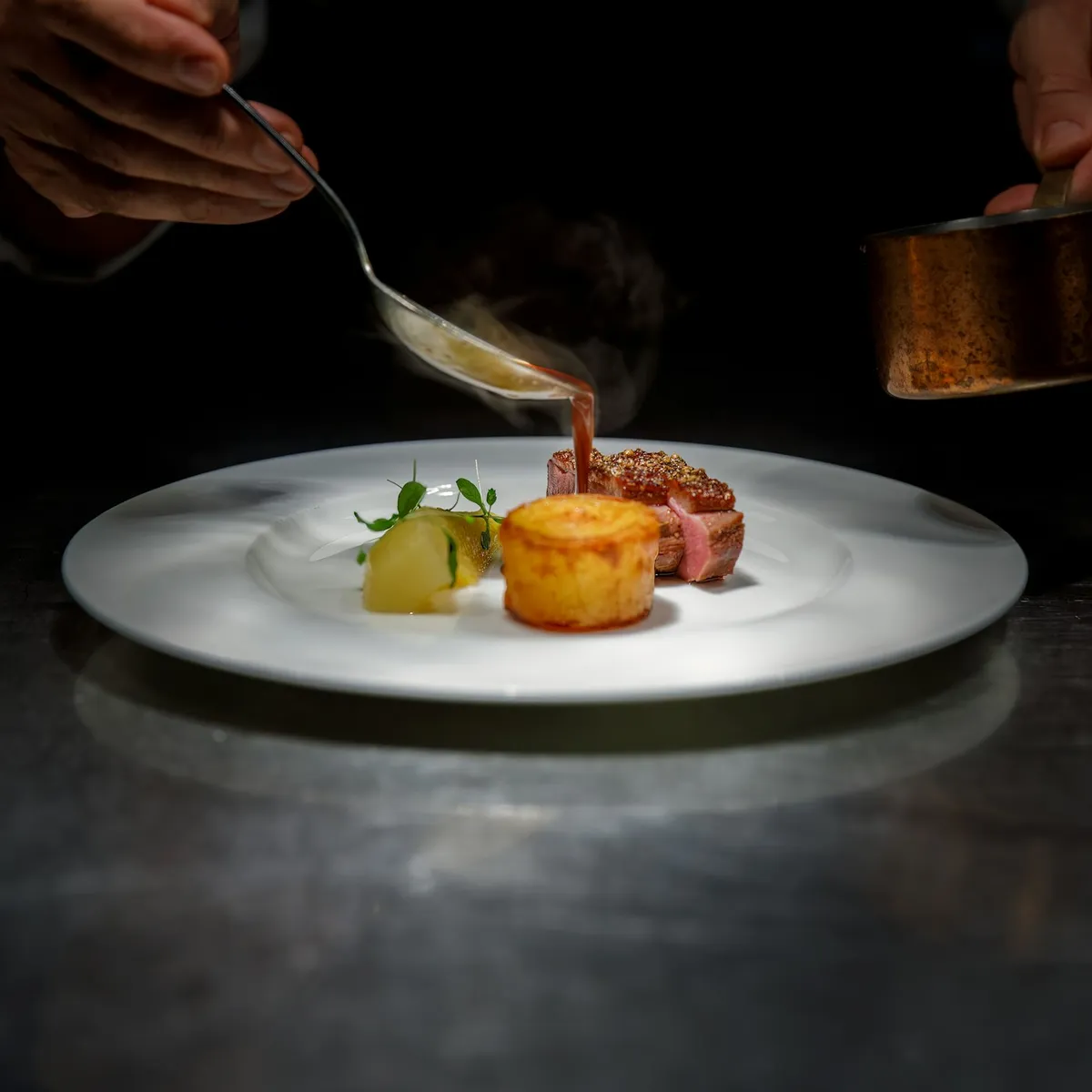 Social media for restaurants: a complete guide to filling tables